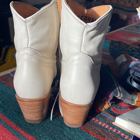 TECOVAS SOLD!!! Daisy boot barely worn purchased one month ago! - Picture 4 of 6